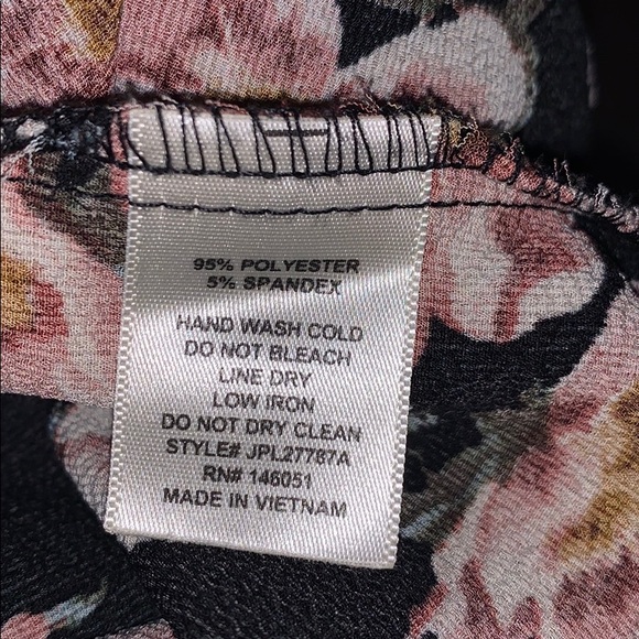 Black Floral Off the Shoulder Top - Picture 5 of 6